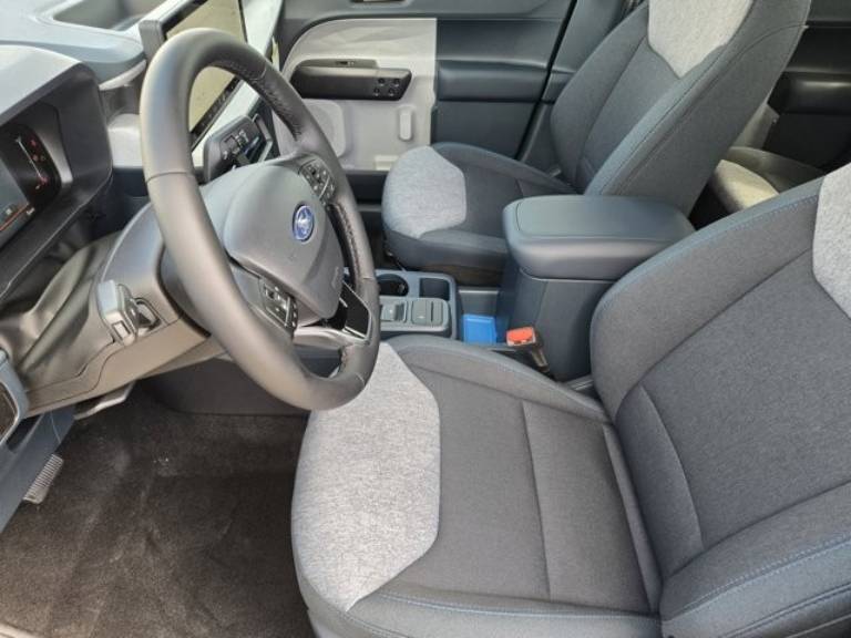 2025 Ford Maverick XLT - Photo 9