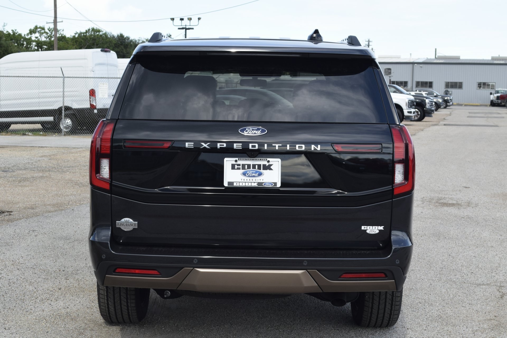 2025 Ford Expedition King Ranch photo 2