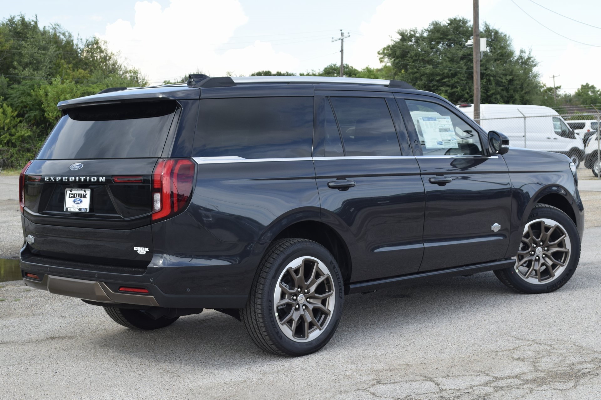 2025 Ford Expedition King Ranch photo 3