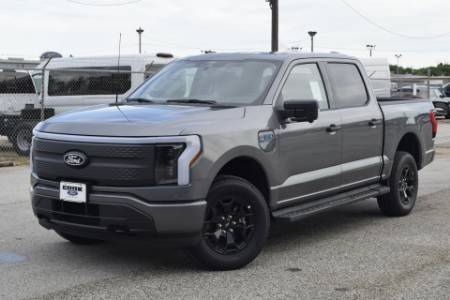 2025 Ford F-150 Lightning XLT