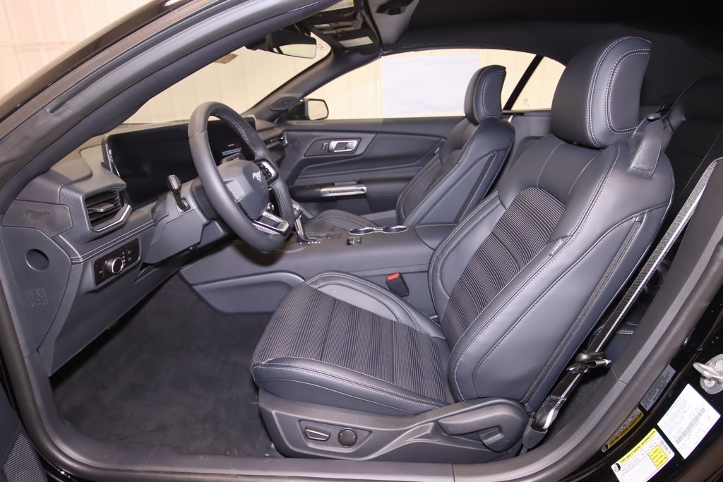 2025 Ford Mustang EcoBoost Premium photo 11