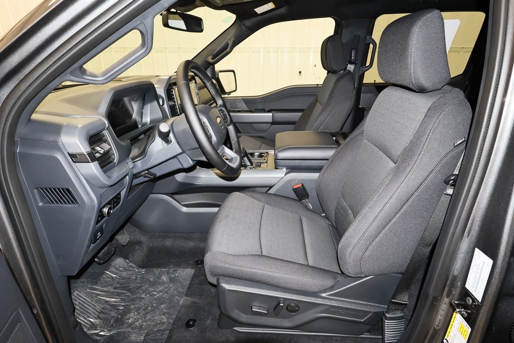 2025 Ford F-150 XLT photo 10