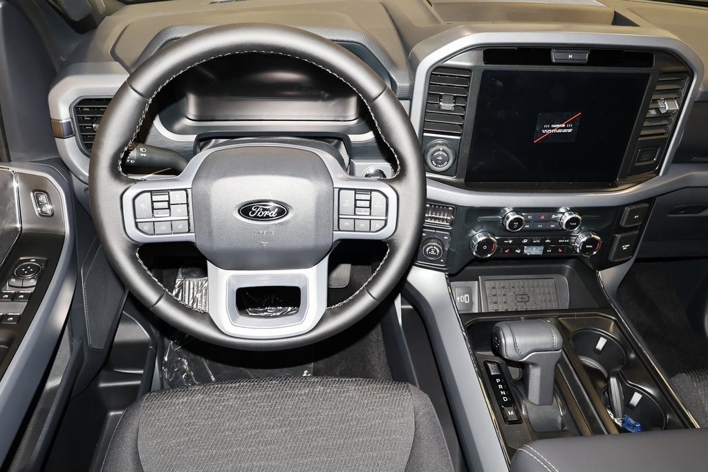 2025 Ford F-150 XLT photo 13