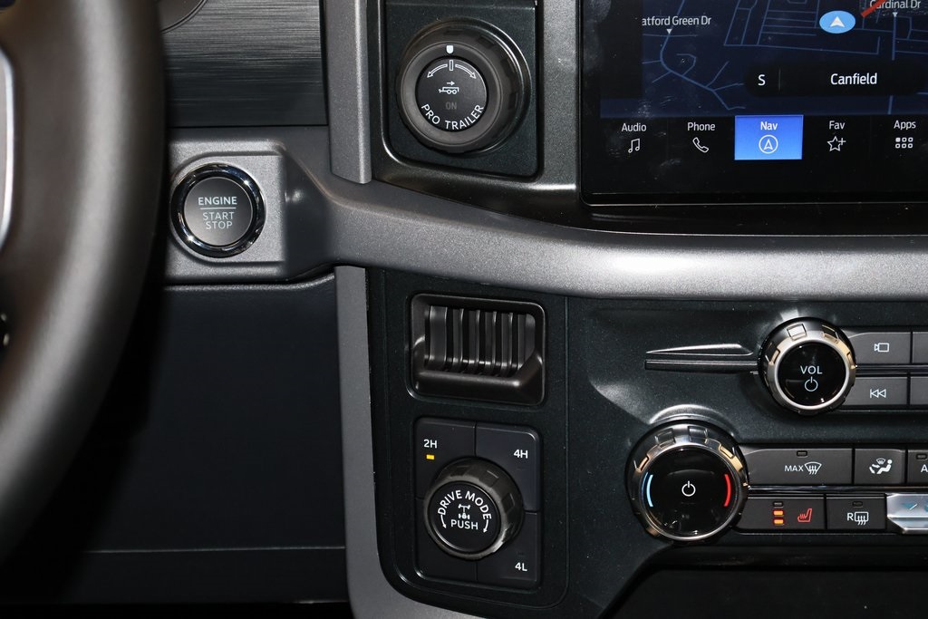 2025 Ford F-150 XLT photo 16