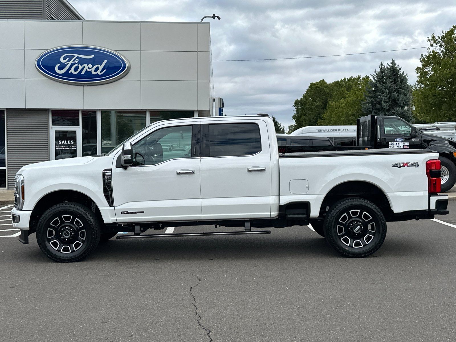 2024 Ford F-250 photo 3