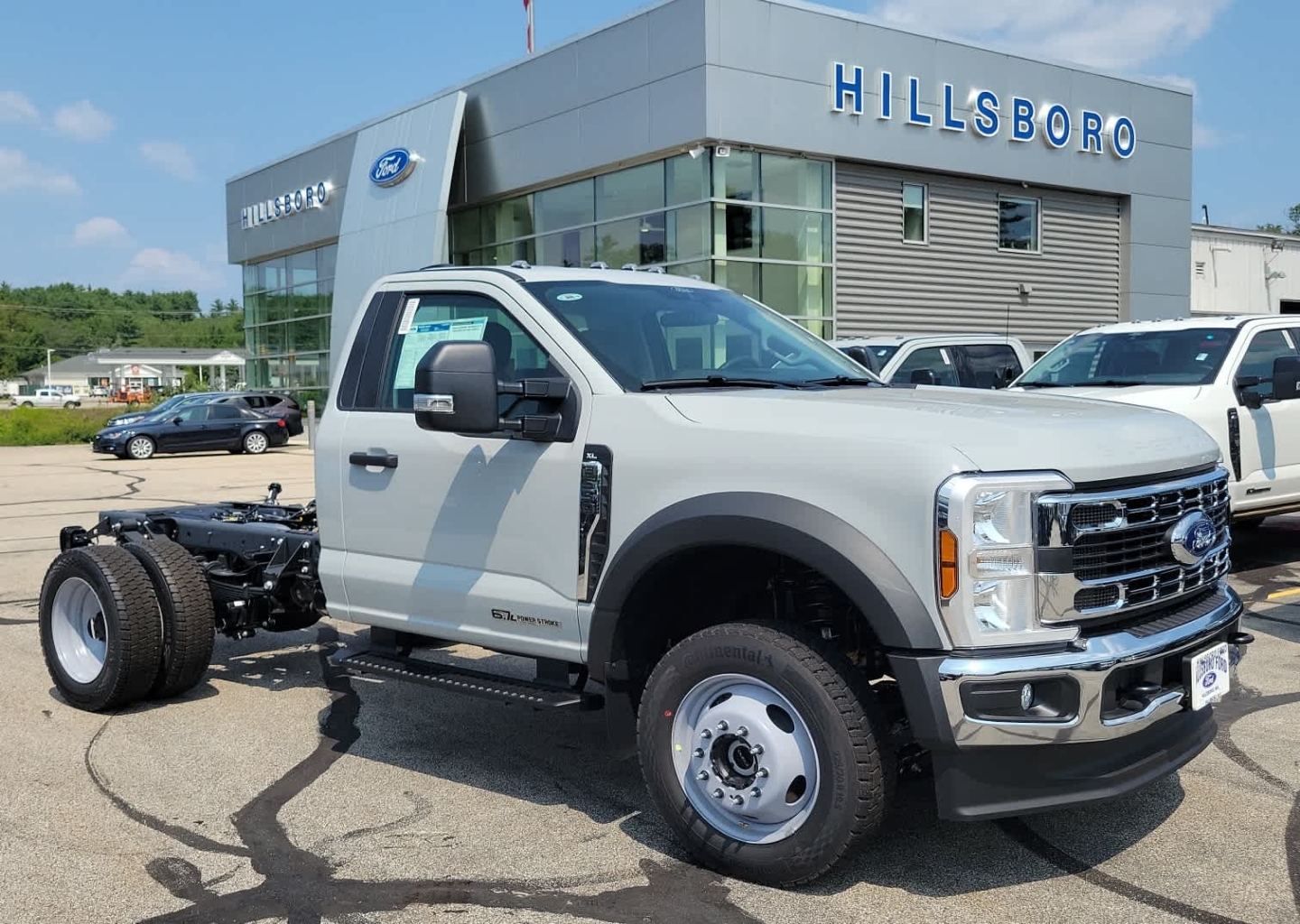 2025 Ford F-550 Super Duty Chassis Cab XL's photo