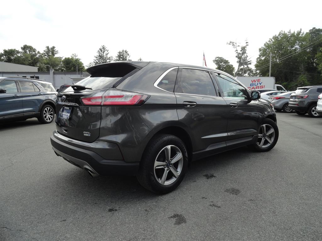 2020 Ford Edge SEL photo 5