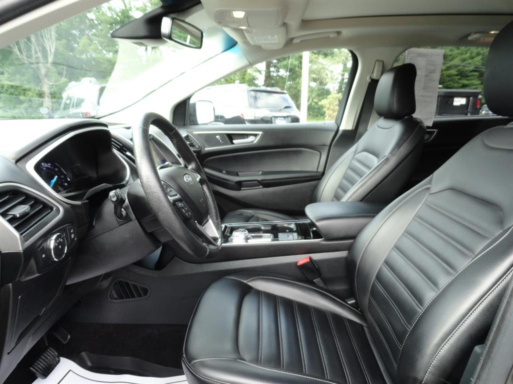 2020 Ford Edge SEL photo 12