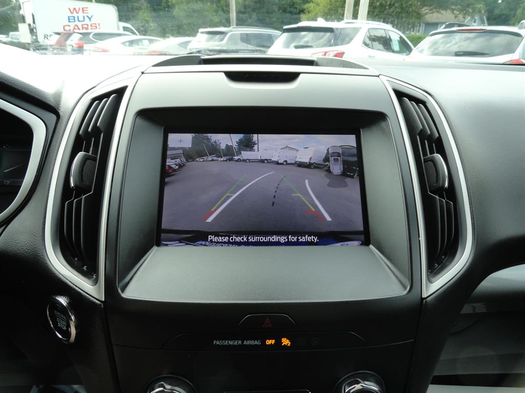 2020 Ford Edge SEL photo 16