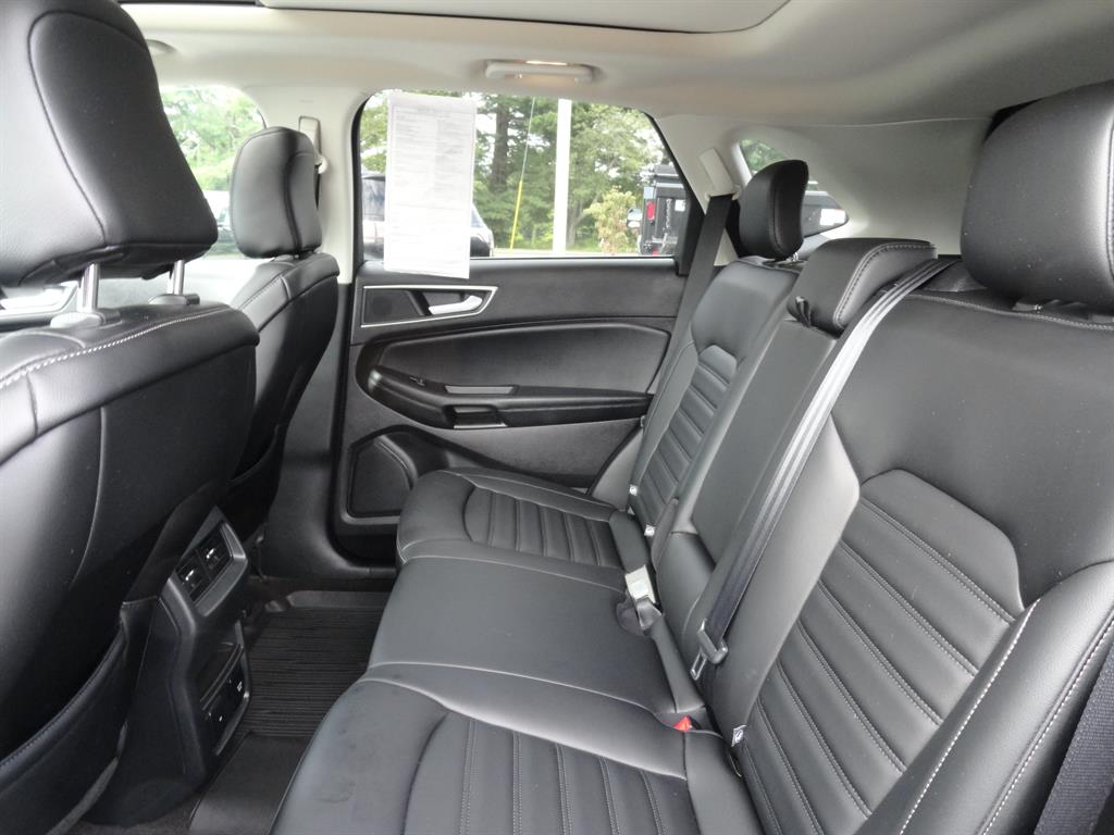 2020 Ford Edge SEL photo 19
