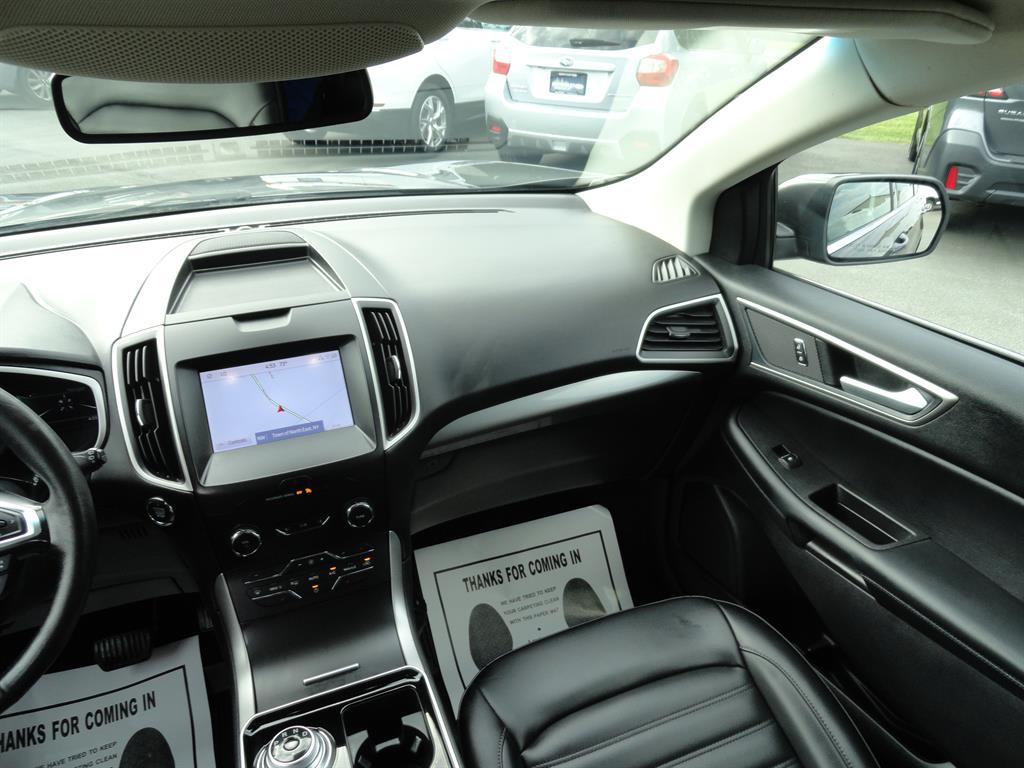 2020 Ford Edge SEL photo 20