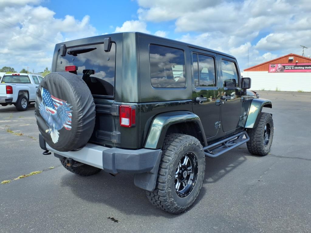 2010 Jeep Wrangler Unlimited Sahara photo 5