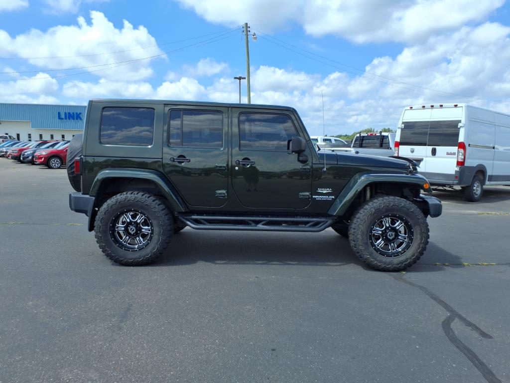 2010 Jeep Wrangler Unlimited Sahara photo 6