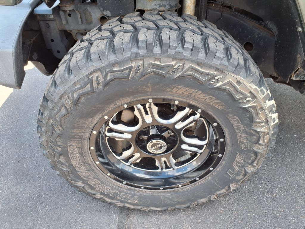 2010 Jeep Wrangler Unlimited Sahara photo 9