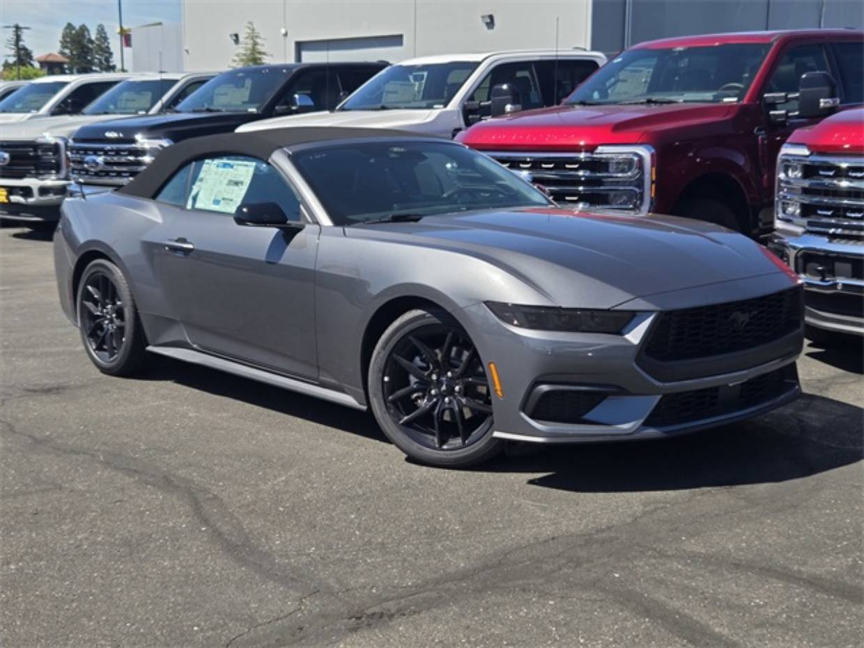 2025 Ford Mustang EcoBoost's photo