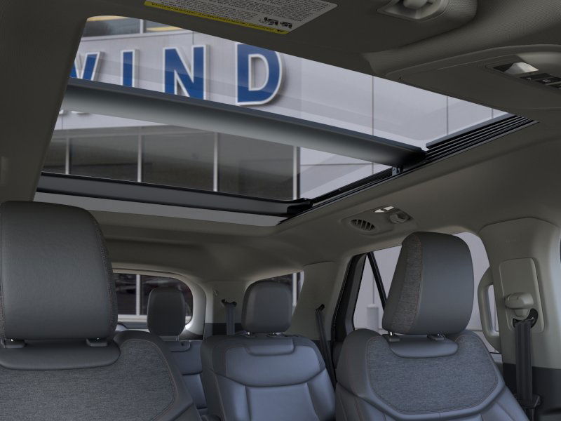 2025 Ford Explorer photo 16
