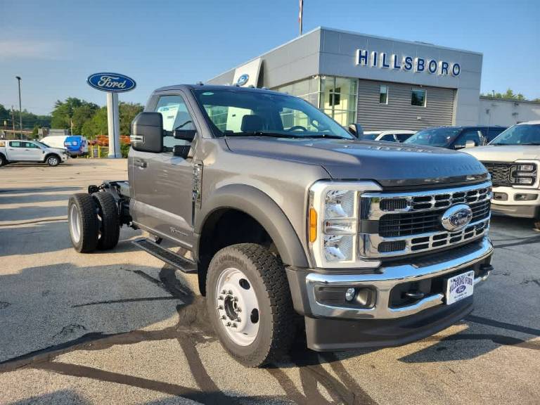 2025 Ford Super Duty F-550 DRW XL