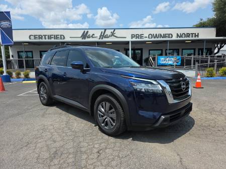 2022 Nissan Pathfinder SV