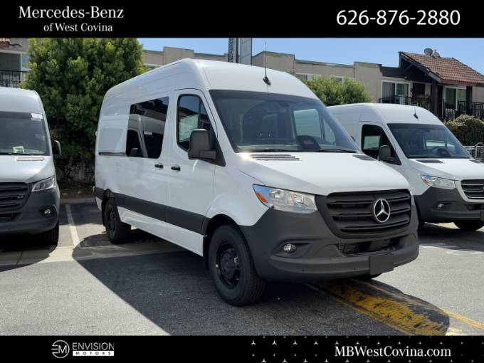 2025 Mercedes-Benz Sprinter Crew Van Crew 144 WB