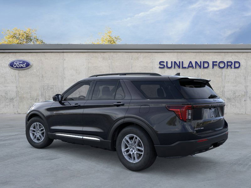 2025 Ford Explorer photo 2