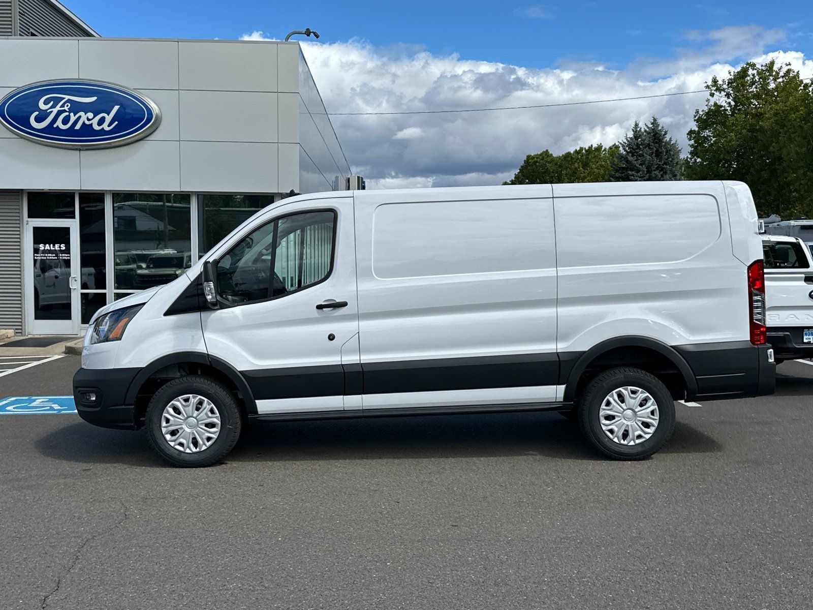 2024 Ford Transit photo 3