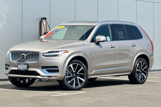 2025 Volvo XC90 B6 Plus 7-Seater