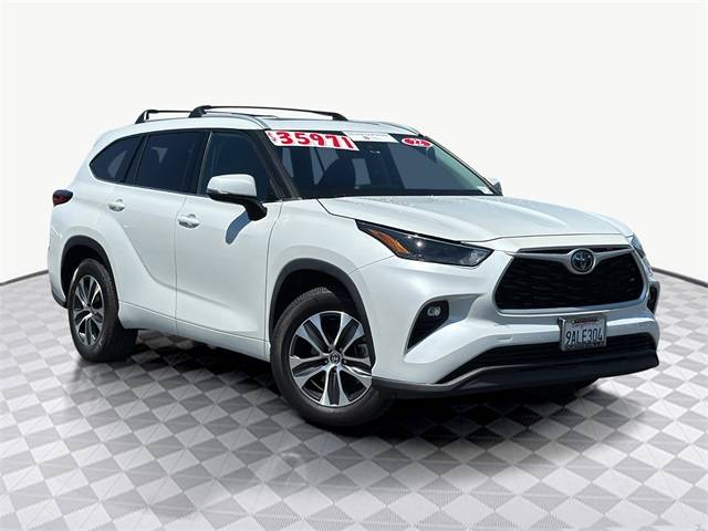 2022 Toyota Highlander Hybrid XLE
