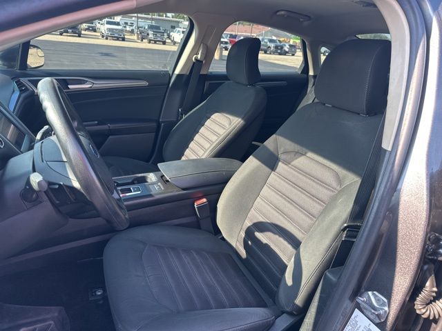2017 Ford Fusion SE photo 8