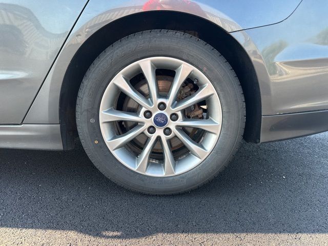 2017 Ford Fusion SE photo 14