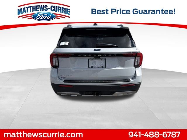 2025 Ford Explorer photo 3