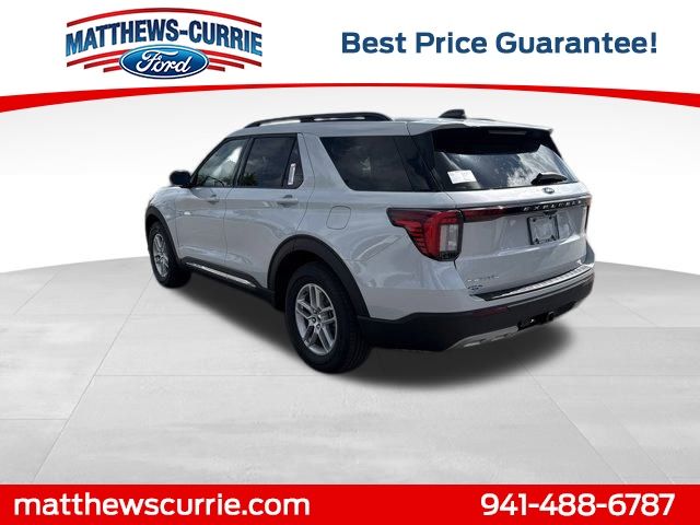 2025 Ford Explorer photo 4