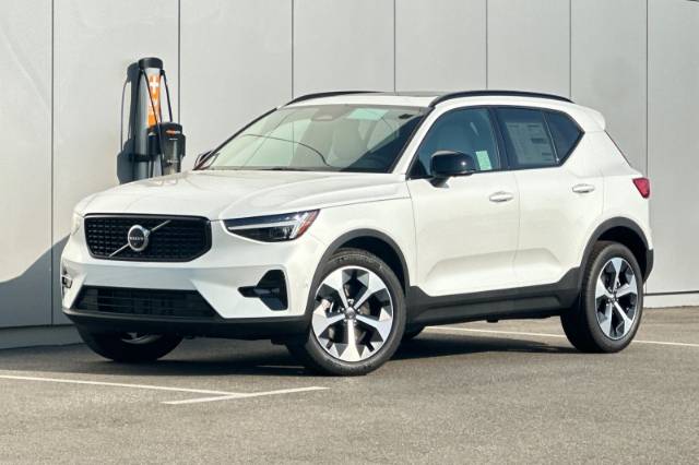 2026 Volvo XC40