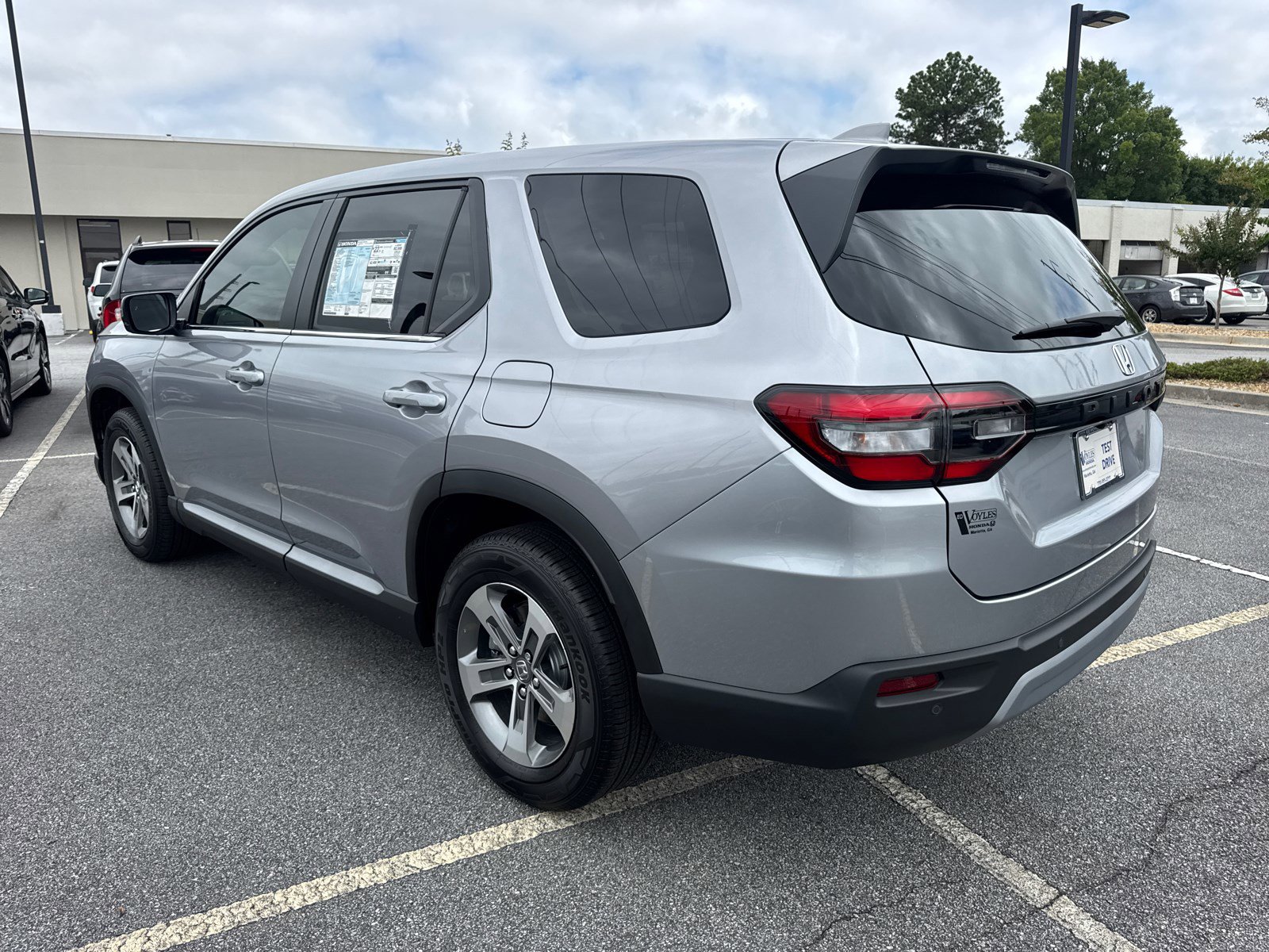 2025 Honda Pilot EX-L photo 4