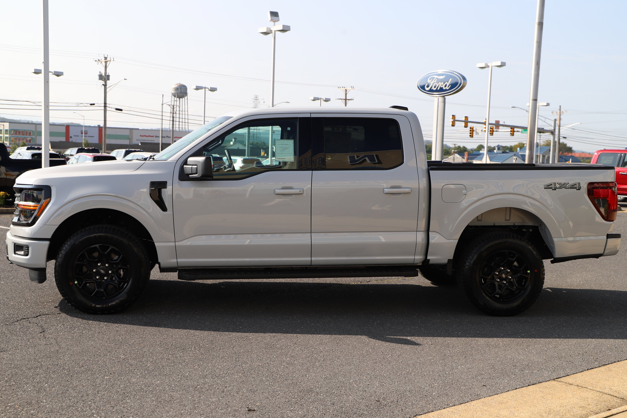 2025 Ford F-150 XLT photo 4