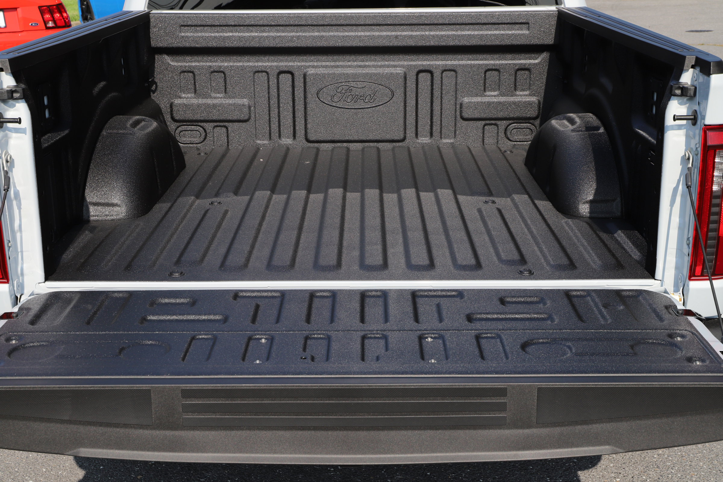 2025 Ford F-150 XLT photo 9