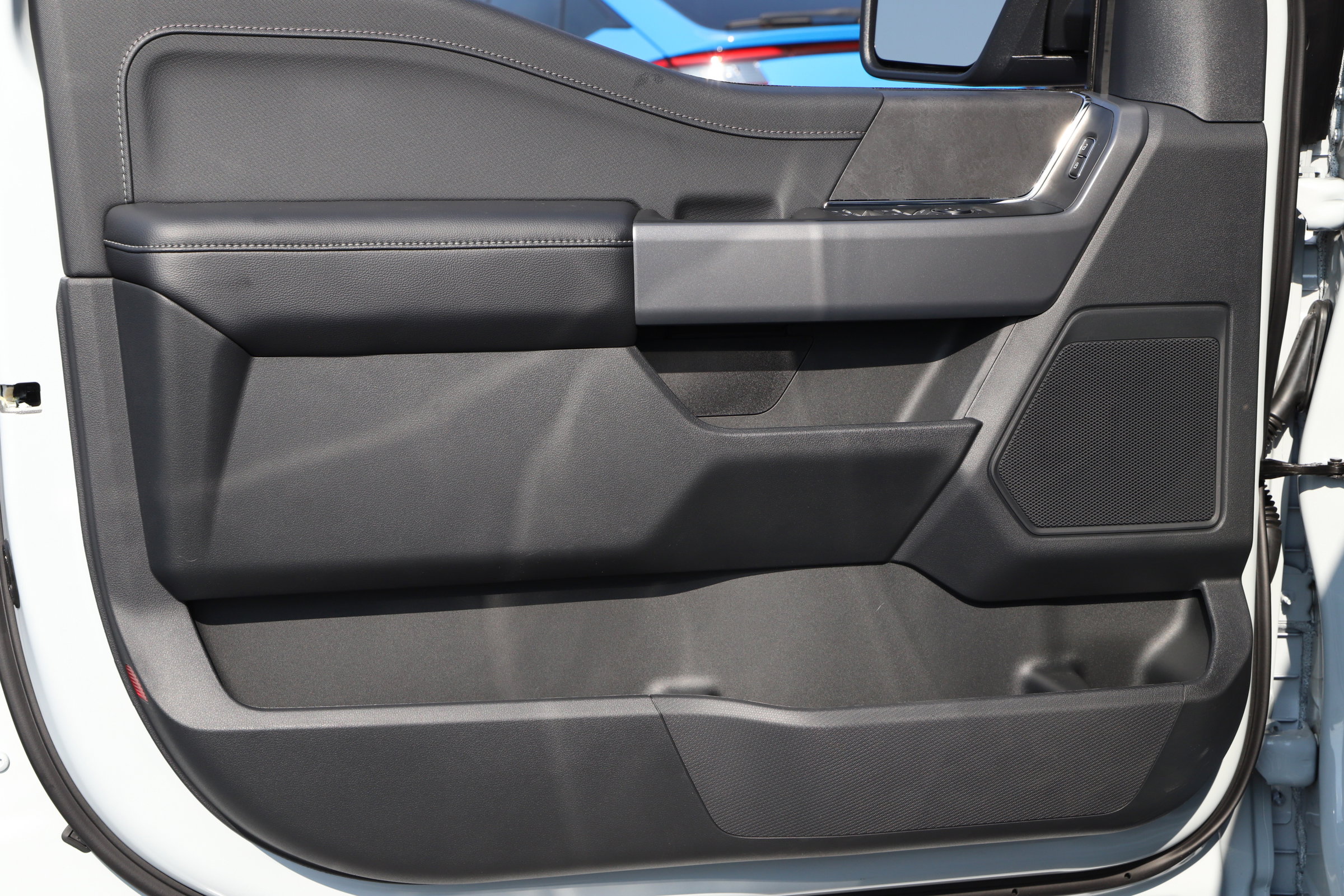 2025 Ford F-150 XLT photo 16