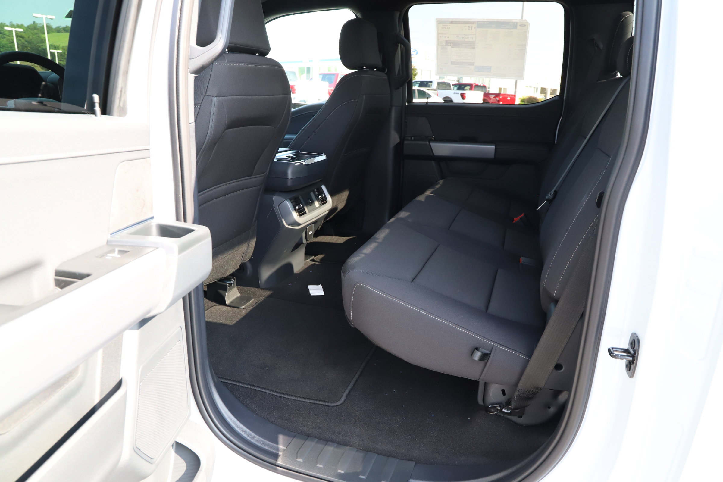 2025 Ford F-150 XLT photo 18
