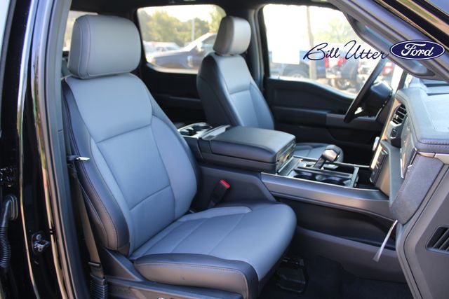 2025 Ford F-150 Lightning Lariat photo 8