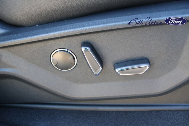 2025 Ford F-150 Lightning Lariat photo 9