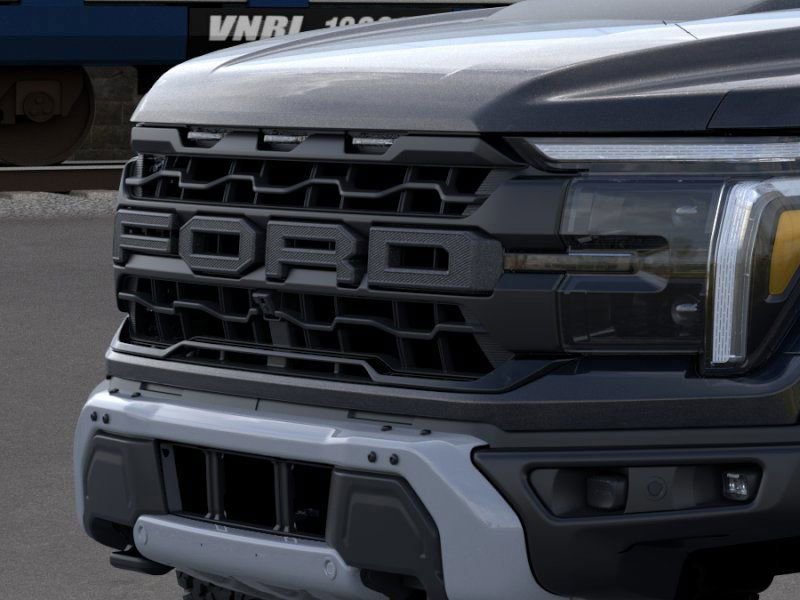 2025 Ford F-150 Raptor photo 17
