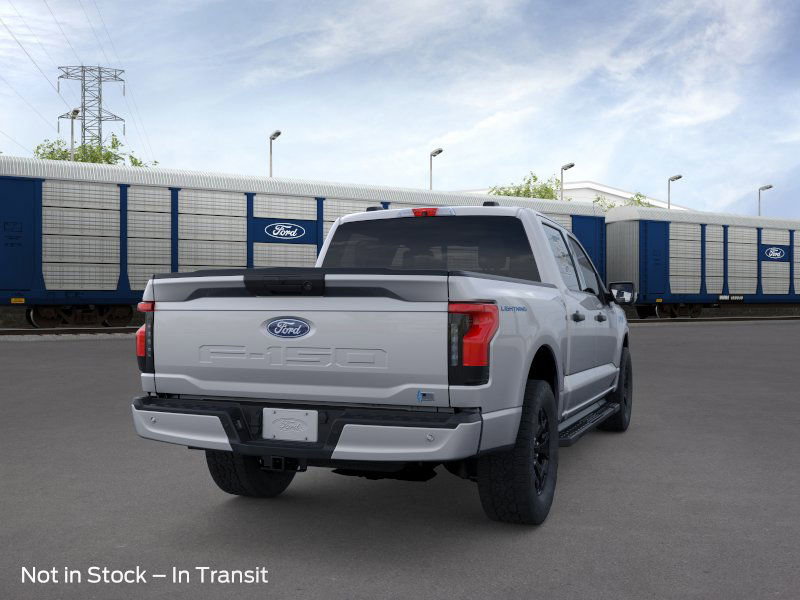 2025 Ford F-150 Lightning XLT photo 7