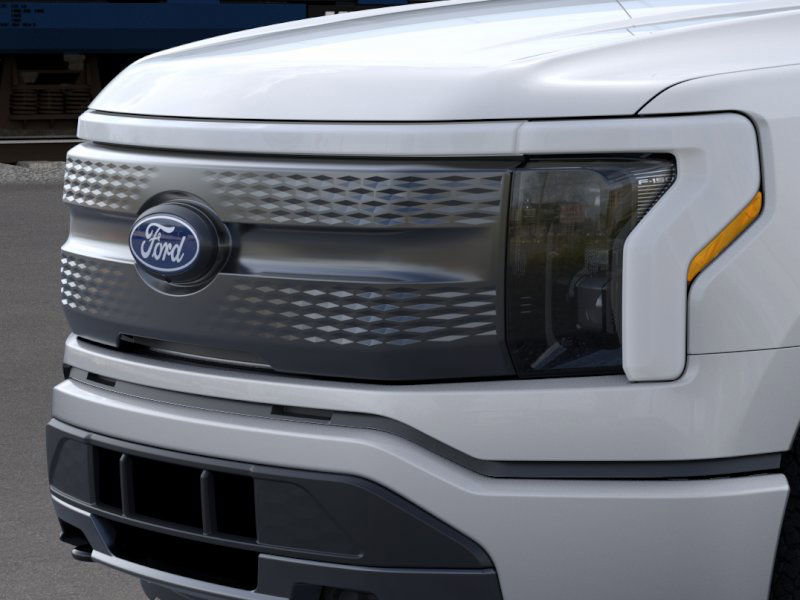 2025 Ford F-150 Lightning XLT photo 15