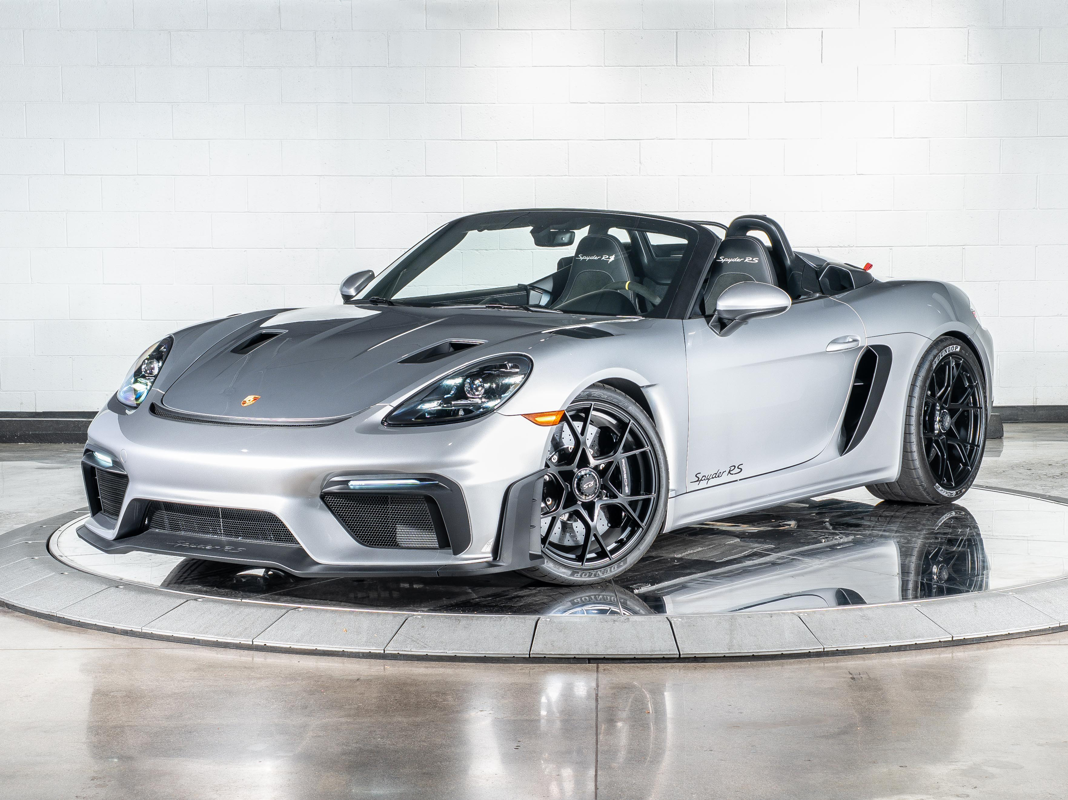 2025 Porsche Boxster Spyder photo 9
