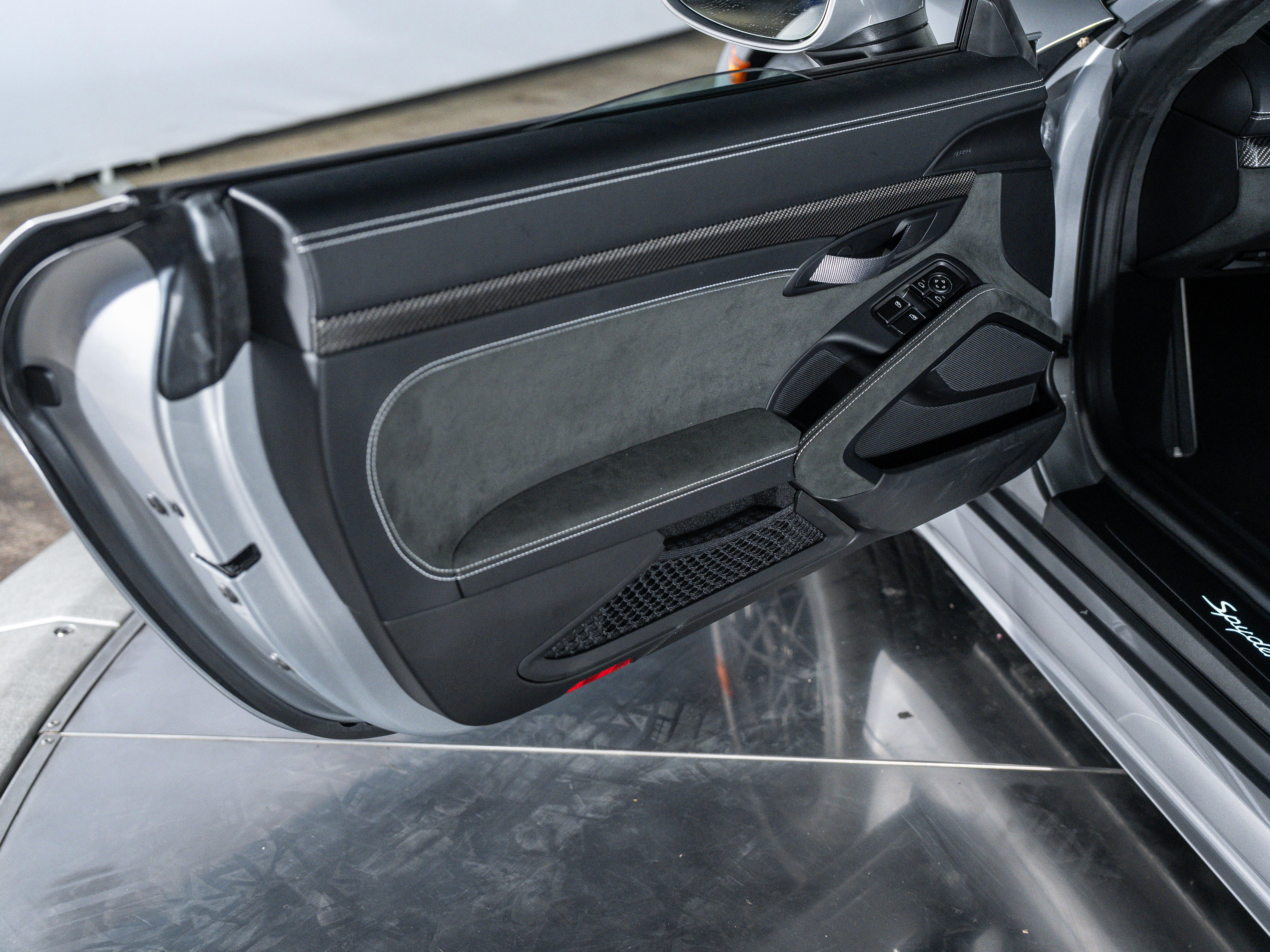 2025 Porsche Boxster Spyder photo 26