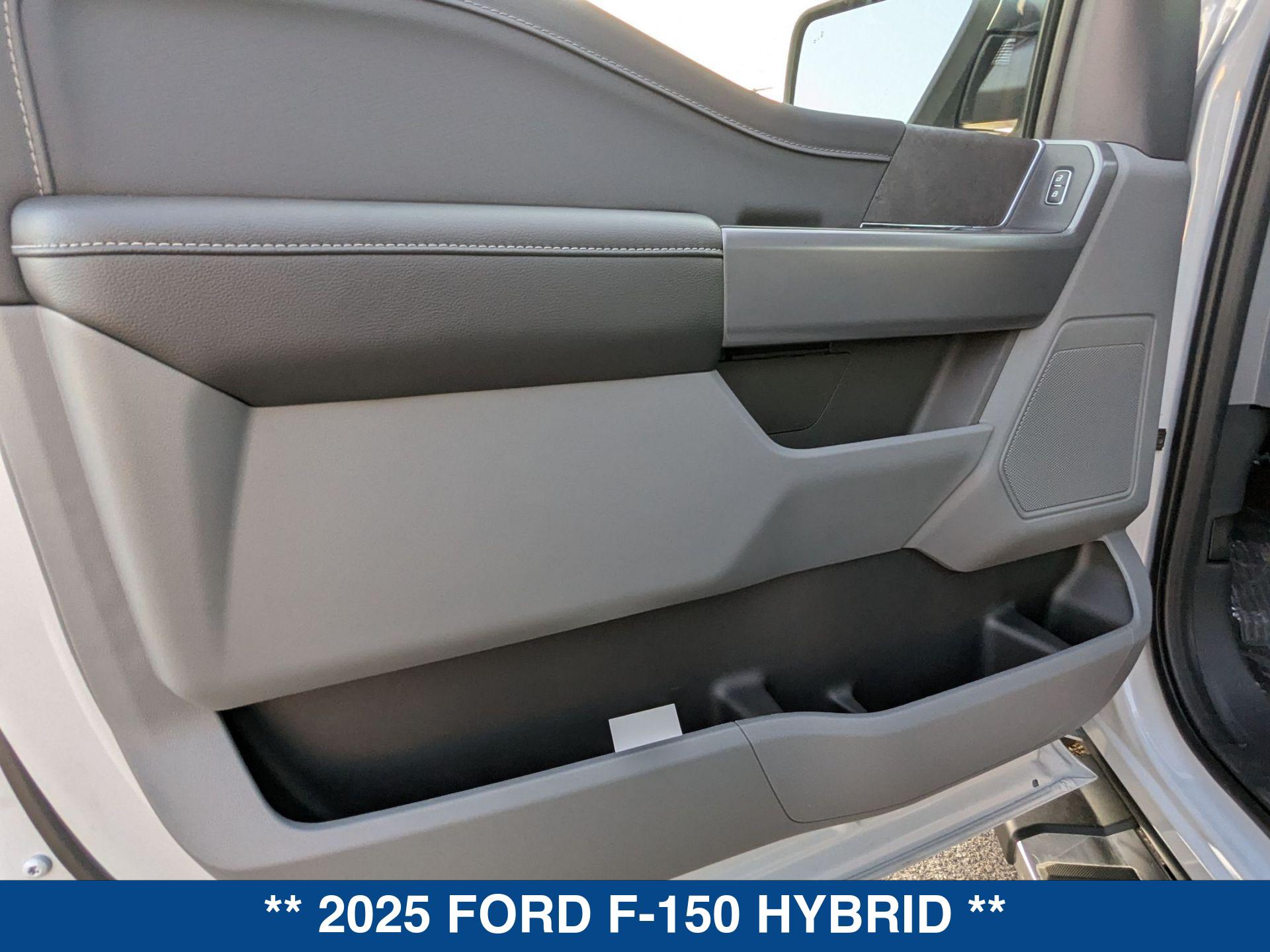 2025 Ford F-150 XLT photo 13