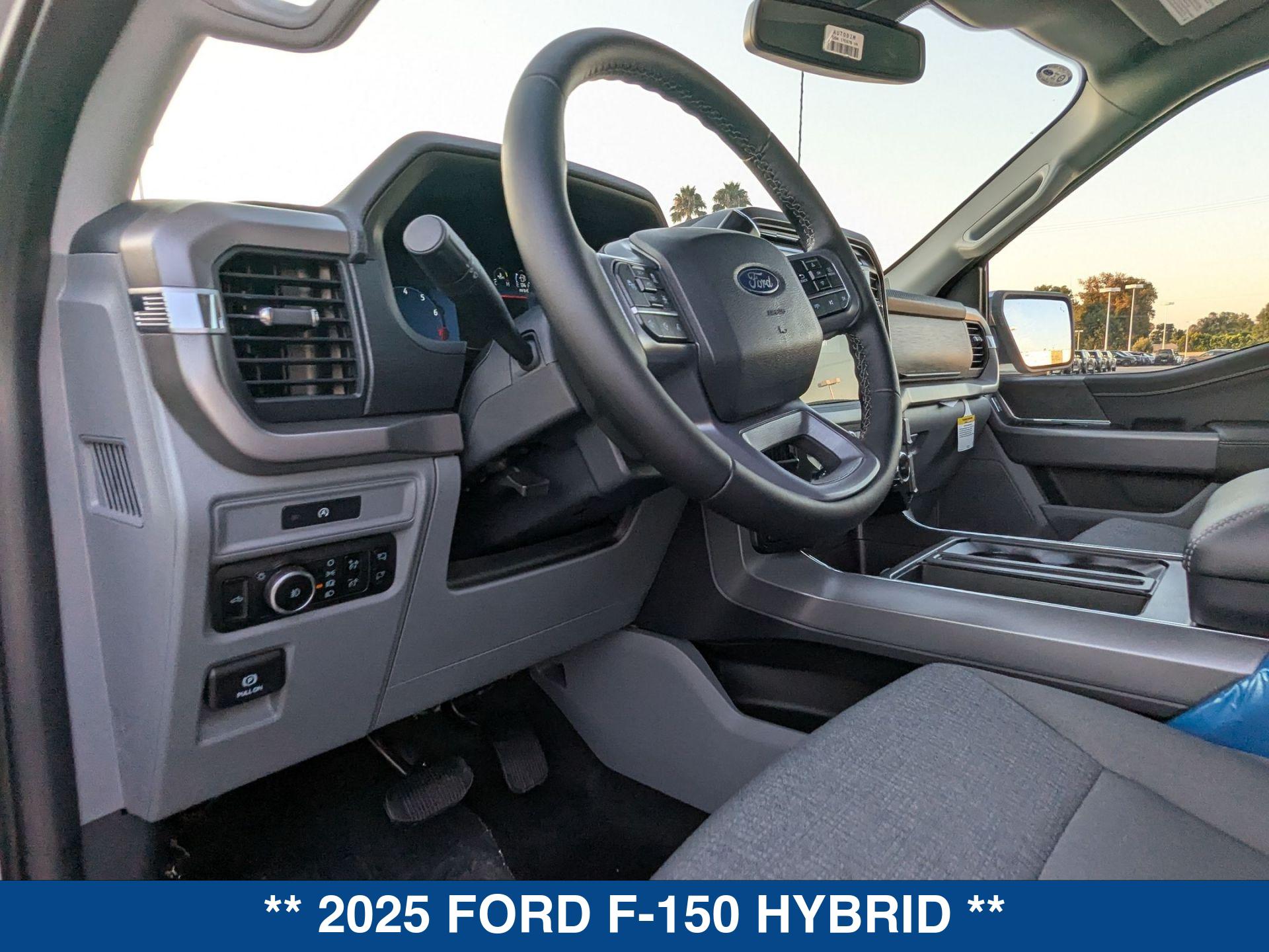 2025 Ford F-150 XLT photo 14