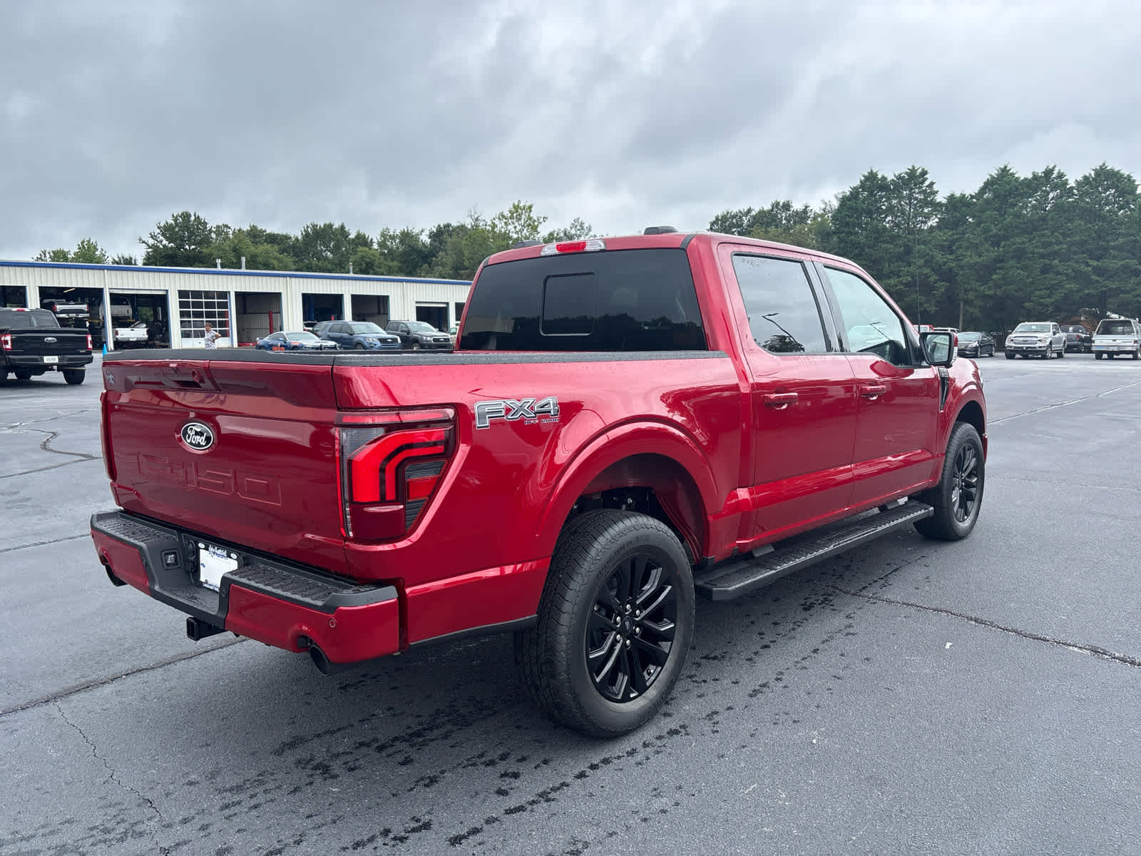 2025 Ford F-150 Lariat photo 2