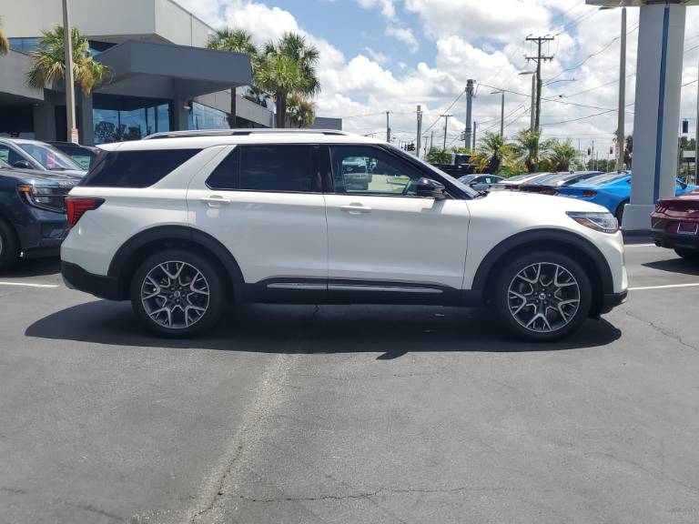 2025 Ford Explorer Platinum