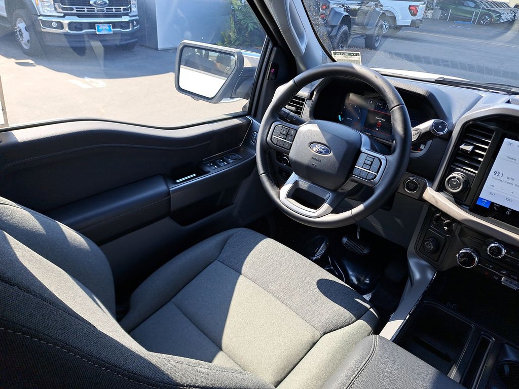 2024 Ford F-150 XLT photo 11