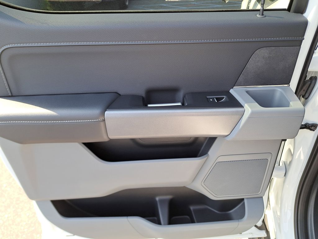 2024 Ford F-150 XLT photo 14
